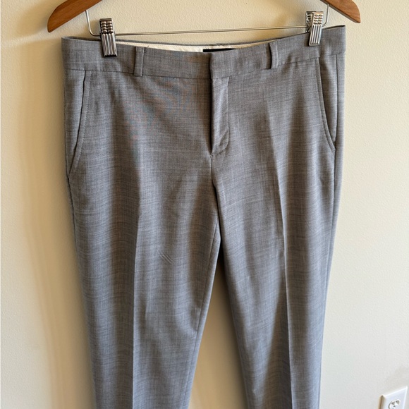 Size 4 Gray Banana Republic Slacks - Picture 17 of 17